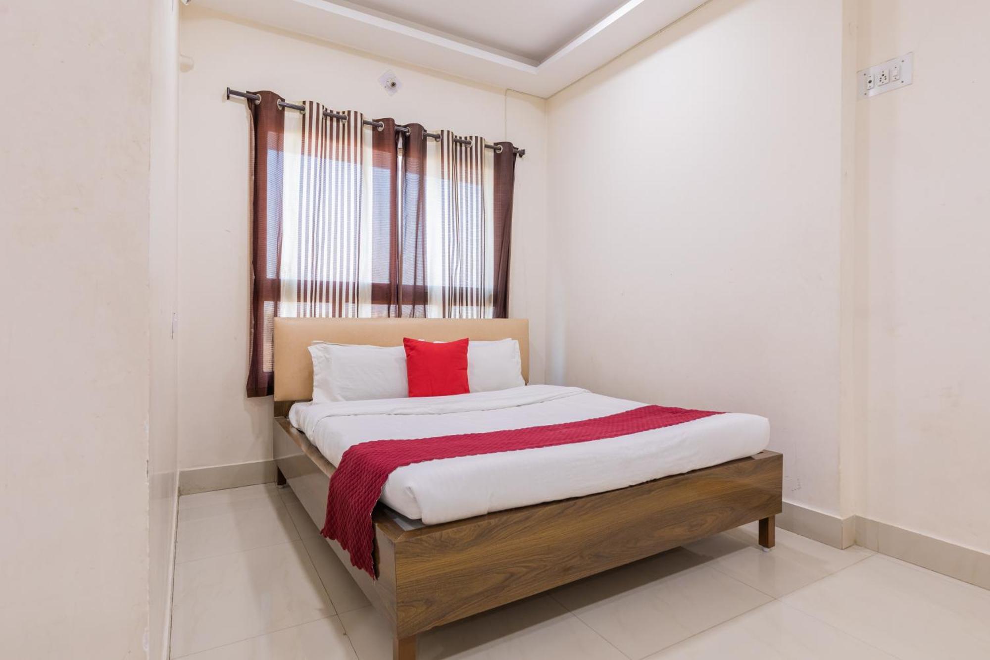 Ruchishree Garden Hotel Уджайн Екстериор снимка