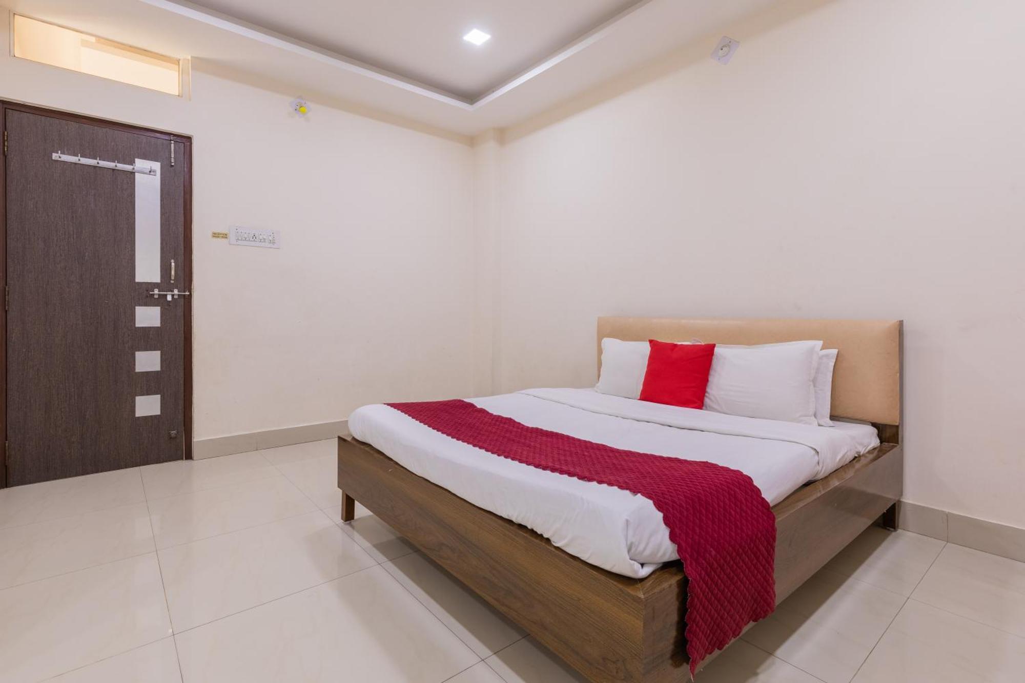 Ruchishree Garden Hotel Уджайн Екстериор снимка